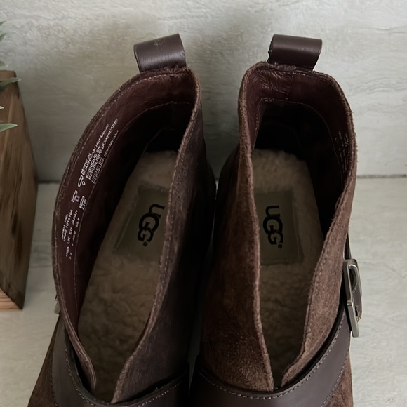 UGG Wright Belted Suede Chestnut Ankle Boot 5 1/2 - Picture 4 of 7
